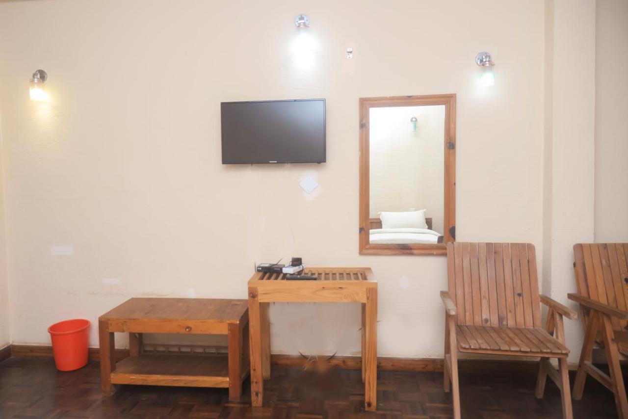Chitwan Paradise Hotel Саураха Экстерьер фото