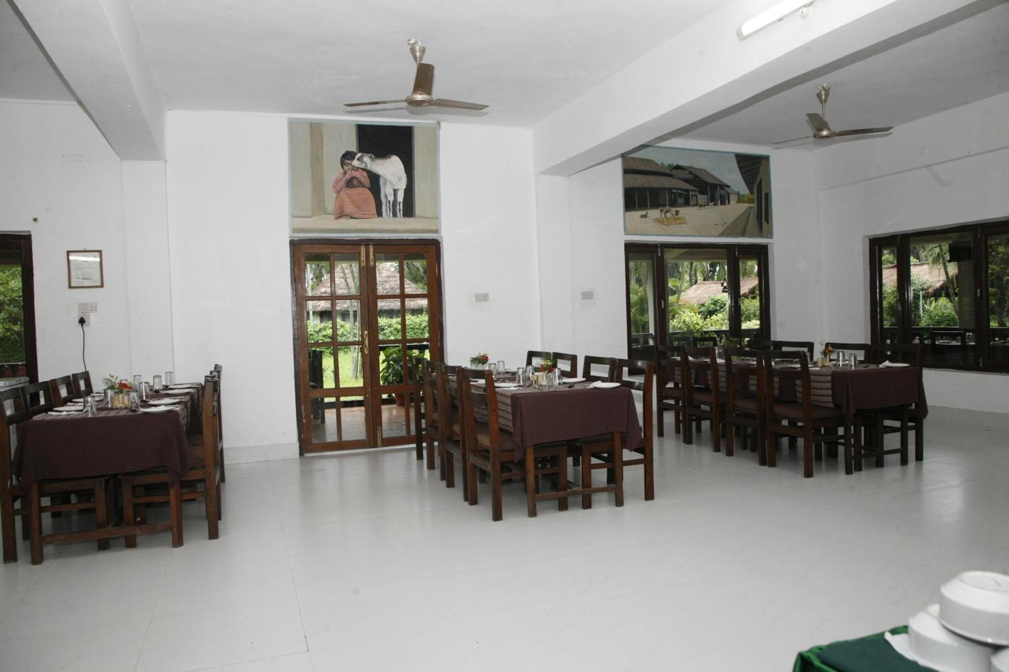 Chitwan Paradise Hotel Саураха Экстерьер фото