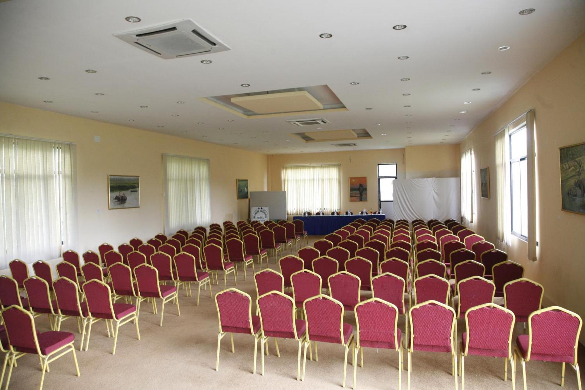 Chitwan Paradise Hotel Саураха Экстерьер фото